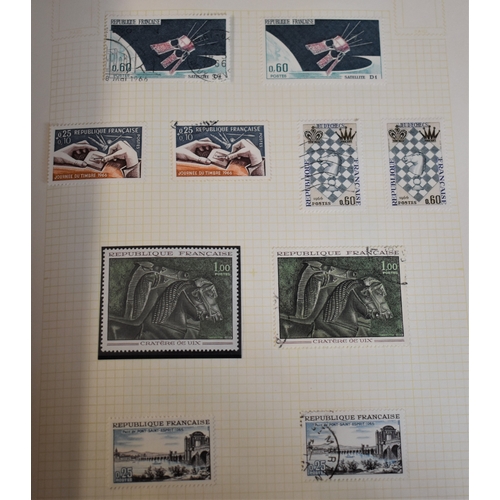 305 - France 1960-1968 Mint and Used collection in an album (100's)