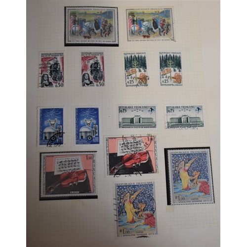 305 - France 1960-1968 Mint and Used collection in an album (100's)