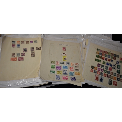 320 - Assorted Album pages: Commonwealth & Foreign, also Thematic Birds - several on pages, useful lot (10... 