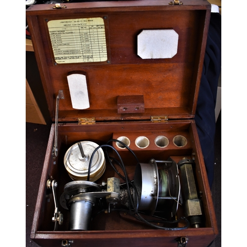 39 - British WWII and post war Lightweight Velocity Recorder IPC/76/047. weight 30.5 lbs, NSN 6625-99-924... 