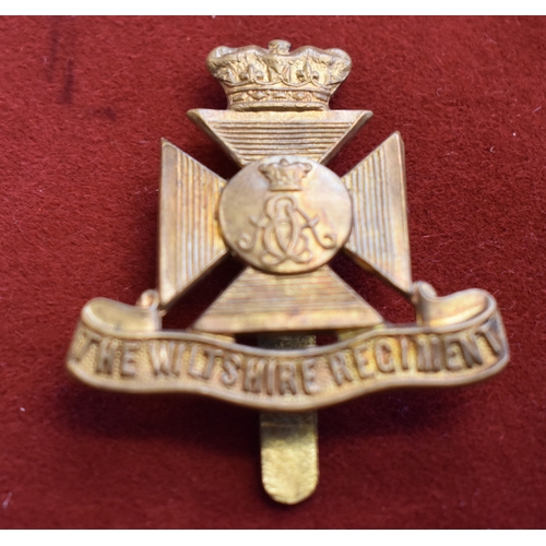 130 - The Wiltshire Regiment WWI Cap Badge (Gilding-metal), slider