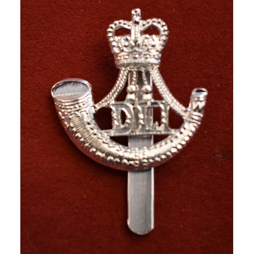 182 - Durham Light Infantry 5th, 7th, 8th and 9th Battalions EIIR Cap Badge (Anodised), two lugs and made ... 