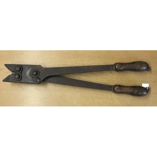 214 - British WW1 Wire cutters by Charles Puch ltd Birmingham as donated by the 'V' stamp on the arm, in e... 