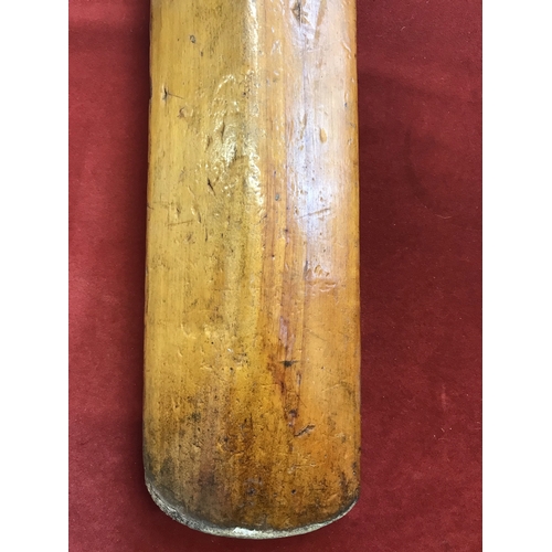 195 - Cricket bat, S5 Leslie Ames autograph club bat signed on shoulder C D Jardine 28/7/53 plus MCC and W... 