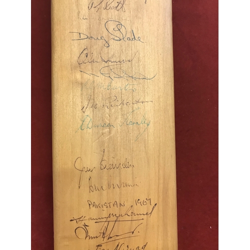 193 - Cricket bat, Duncan Fearnley Len Coldwell autograph bat signed by Worcester, India, Pakistan, Yorksh... 