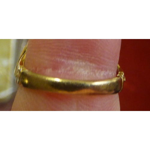 610 - A fine Cameo ring set in yellow metal, a beautiful ring