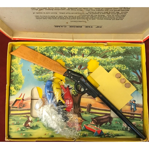 702 - Tip the Birdie vintage shooting game by Louis Marx & Co., Ltd. Great Britain, includes pressed steel... 