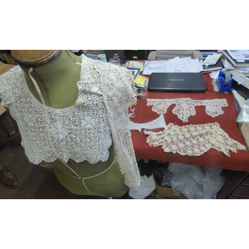 740 - Victorian/Edwardian Cotton White and Beige Lace Ladies Frill Collars (5), all in excellent condition... 