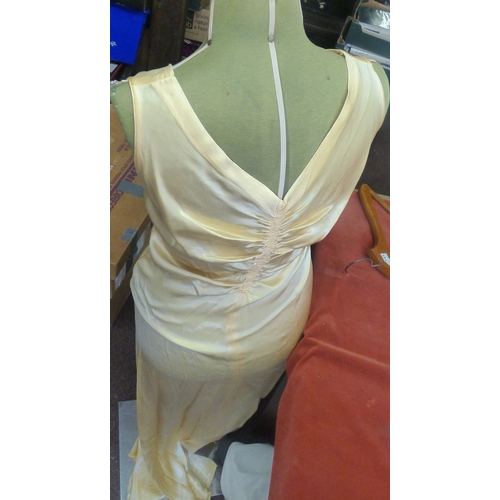 745 - Period 1930's Evening Dress, Luscious Silk-Satin gown. Magnificent design with delicate shirring on ... 