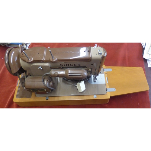 761 - Singer 306k Heavy Duty Sewing Machine. The 306K machines were produced at the Kilbowie factory betwe... 