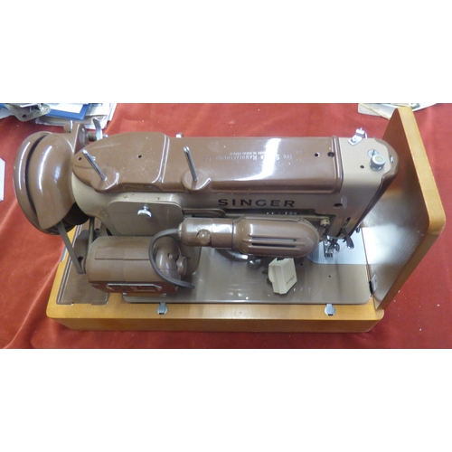 761 - Singer 306k Heavy Duty Sewing Machine. The 306K machines were produced at the Kilbowie factory betwe... 