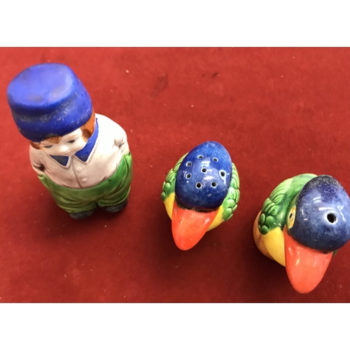 771 - Salt & Pepper Kingfisher Birds (Japan) no stoppers and lidded pot in the shape of a person (2