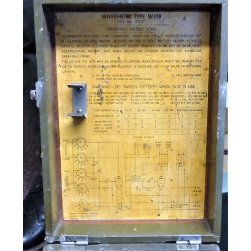 254 - British WWII Royal Navy/RAF Wavemeter W39B, Although a passive instrument can be used to check a tra... 