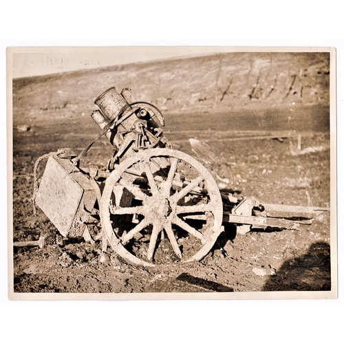 272 - British WWI Press Photo Publication showing a captured 17 cm Mittelere Minenwerfer (mMW), the gun ha... 