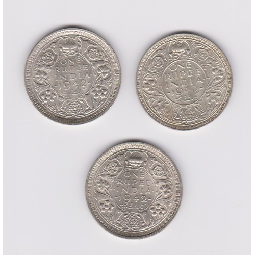 69 - India rupee, 1940, EF, KM 556 (1) and India rupee, 1942 (2), EF/AUNC