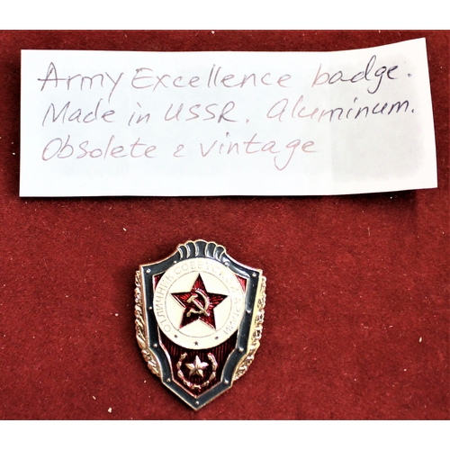 53 - Soviet Russian USSR Military Excellence Military 1980s Pin Badge, gilt and enamel.