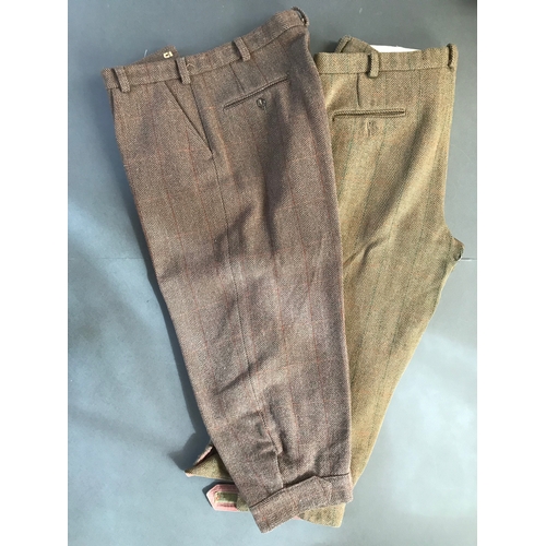 300 - Two pair gents tweed breeches by WILLIAM EVANS, GUNMAKER, ST. JAMES ST, LONDON. Same heavy 16oz Engl... 