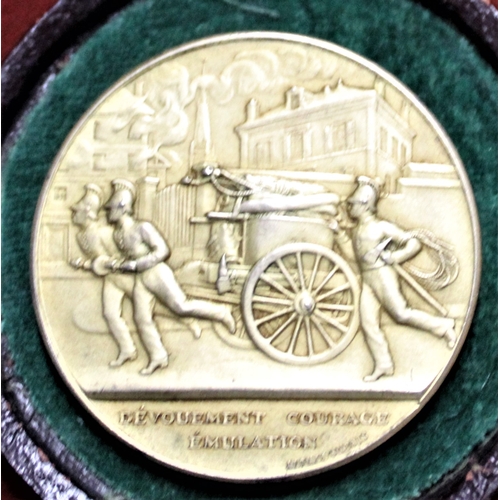 30 - French Firefighters Medallion dated 1910 for the Ville D'Albert Region. Obv.: Firefighters pulling a... 