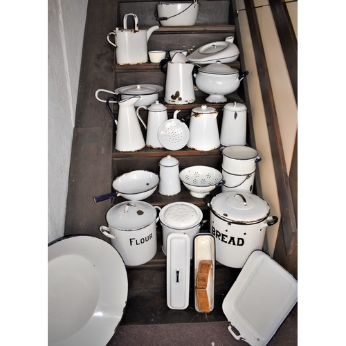 451 - Enamelware - An original collection of vintage Dishes, Jugs, Bowls, Kettles and Pans. Excellent qual... 