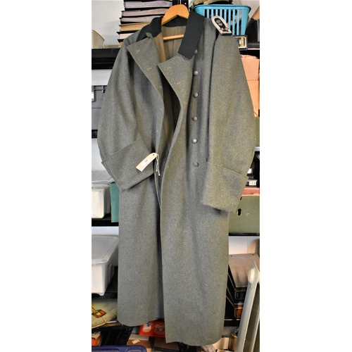 68 - German WWII Replica M36 Greatcoat with Sergeant Major (stabsfeldwebel) epaulettes, large size, comes... 