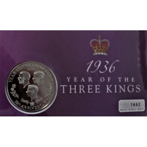 153 - 2006 - The Three Kings Anniversary medallion, on GB First Day Cover min sheet