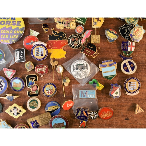 462 - Vintage Enamel Pin Badges (100+) including many Bowls clubs and Sporting, RAF, BSA, etc. An excellen... 