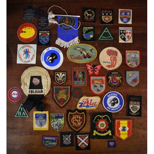 464 - Cloth patch collection (40) including many of places in England, Cuda, Boys Brigade etc.