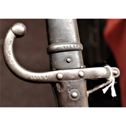 65 - French Model 1874 Epee Gras bayonet, marked Mre dArmes de St. Etienne 1878, the bayonet and scabb... 