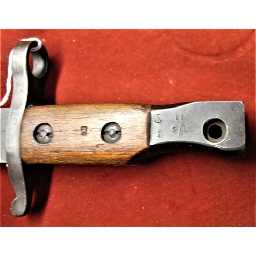 71 - Canadian WWI MKII Ross Rifle Bayonet, made by Ross Rifle Co., Quebec 3/1916, with '11' acceptance ma... 