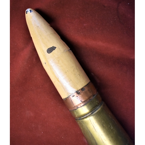 82 - British 1946 Bofors 40 mm Automatic Gun L/70 round, an excellent inert example with has been repaint... 
