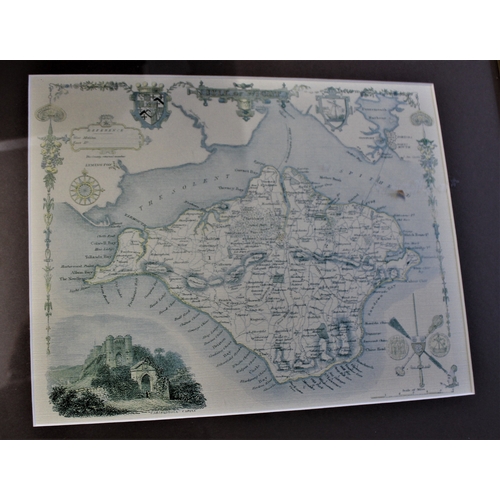 278 - Map of the Isle of Wight-coloured Map (Reproduction) measurements 38cm x 32cm excellent condition