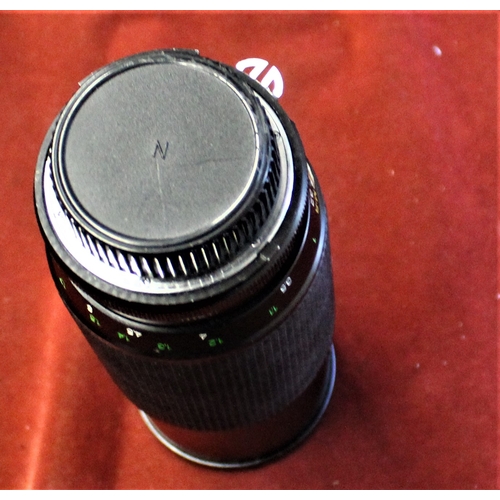 359 - Camera - Vivitar lens No.28305800 Micro Focusing zoom 75-250mm-1:3.8-4.5 62mm with case very good co... 