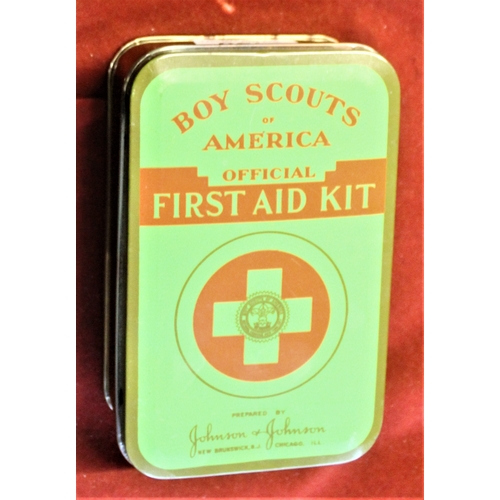 436 - scouting-Boy Scouts of America-Official First Aid Kit (Johnson & Johnson, Chicago in mint condition ... 