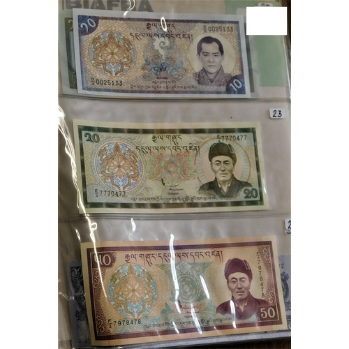 677 - Bhutan 1981-2005 range of notes AUNC P5-36 (15)