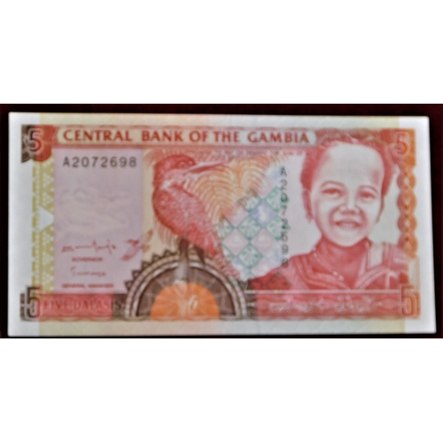 722 - Gambia 1971-2006-range nine notes VG to AUNC