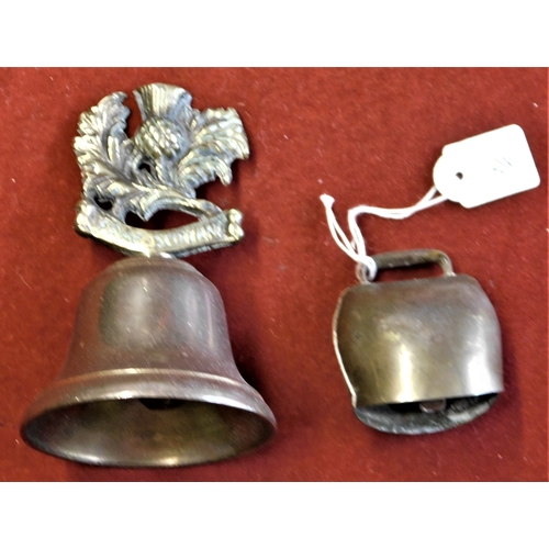 476 - Copper/Brass - Assorted items including copper candle stick holder, copper kettle, etc - cow bell - ... 