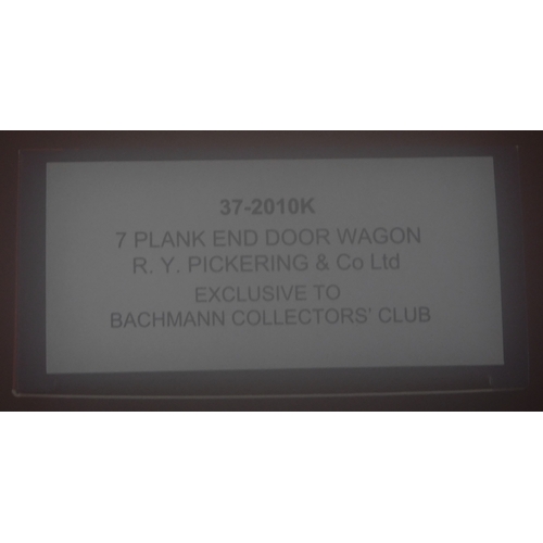 1044 - Bachmann 37-2010K 7 Plank End Door Wagon R.Y.Pickering & Co Ltd. Mint in box.