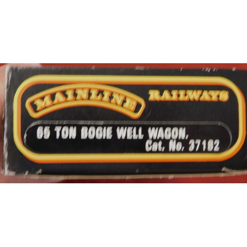 1099 - Mainline Railways 65 Ton Bogie Well Wagon 37182. Mint in box.