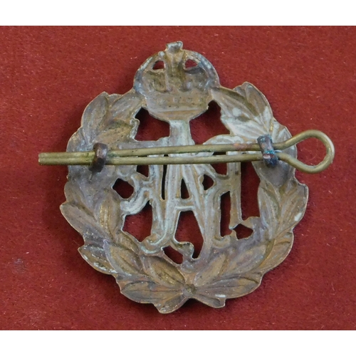 252 - British Royal Air Force WWII cap badge (Brass)