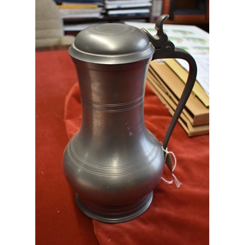 312 - Pewter - Stein Tankard, bow shaped (Plain) 26cm tall, very good condition