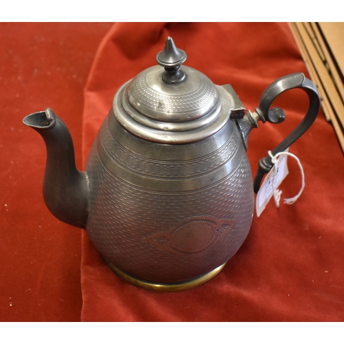 313 - Teapot - EPNS Teapot engineered patterning, good condition