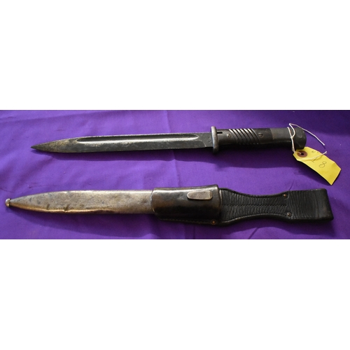 36 - German WWII S84/98 (K98) Mauser bayonet, maker ab - Mundlos AG. Dated 1944. makers mark at the ricas... 