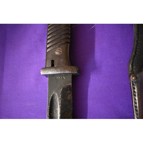 36 - German WWII S84/98 (K98) Mauser bayonet, maker ab - Mundlos AG. Dated 1944. makers mark at the ricas... 