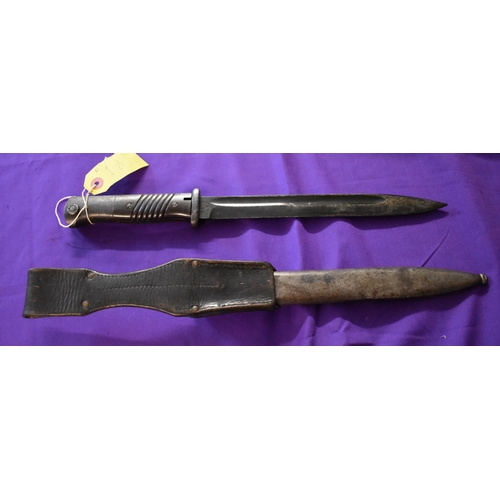 36 - German WWII S84/98 (K98) Mauser bayonet, maker ab - Mundlos AG. Dated 1944. makers mark at the ricas... 