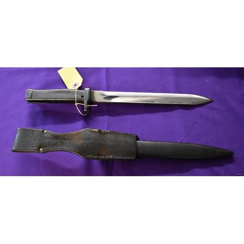 38 - Turkish WWI shortened German ersatz bayonet EB9, with German made leather frog in good condition. Th... 