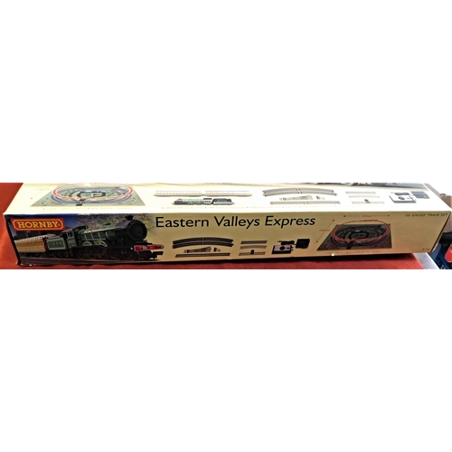 504 - Hornby Eastern Valleys Express R1122, released 2009-2010. Mint in box.