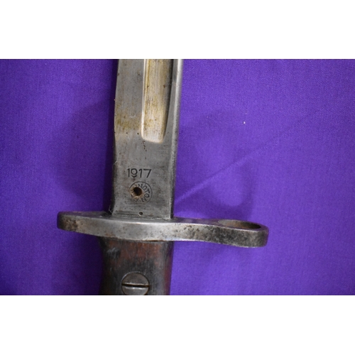 51 - American WWI Pattern 1913 bayonet, stamped on the obverse of the ricasso Remington 1917 and on the r... 