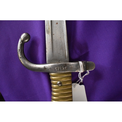 58 - French M1866 Chassepot Bayonet, engraved on the spine 'St Etienne 1872'. In fair condition, however ... 