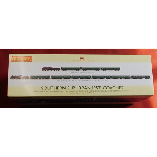 607 - Hornby 'Southern Suburban 1957' Coaches R4379 (3 Coaches). Mint in box.