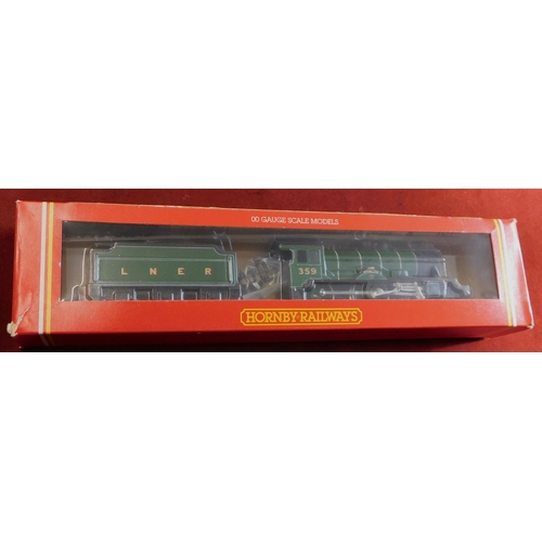 609 - Hornby R859 LNER 4-4-0 Loco 'The Fitzwilliam'. Mint in box